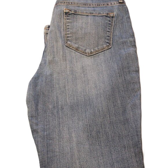 Old Navy Curvy Profile Jeans, Bootcut, Mid-rise, Faded Demin, Women's size 10S - Picture 3 of 6